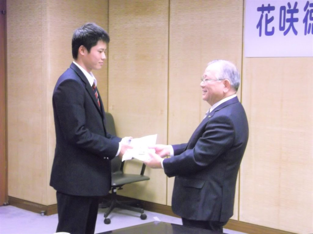 韮澤雄也くん、加須市長を表敬訪問！