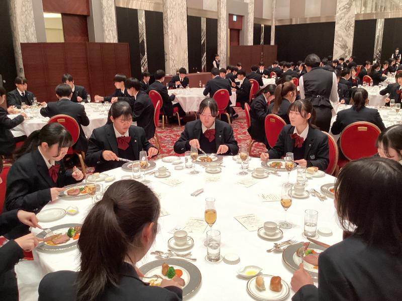 令和5年度 第3学年 テーブルマナー講習会 兼 生徒主催 謝恩会
