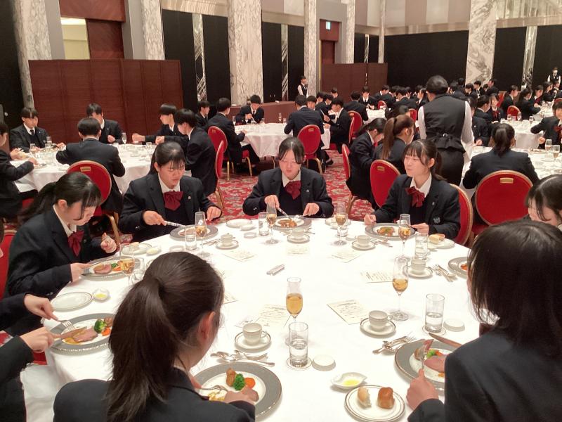 令和５年度　第３学年　テーブルマナー講習会　兼　生徒主催　謝恩会