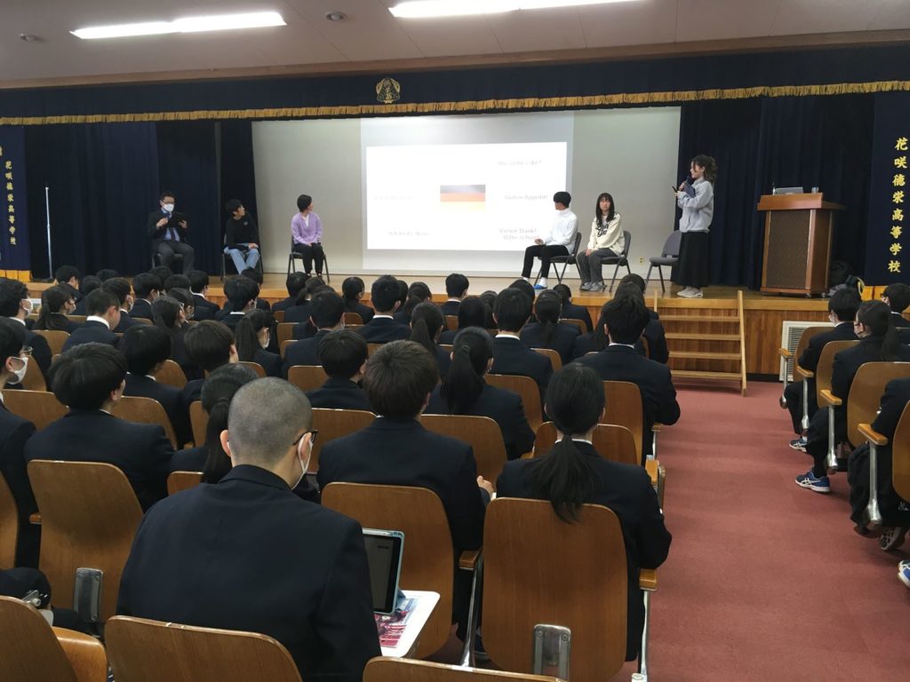 1,2年生進学講演会＆卒業生講話