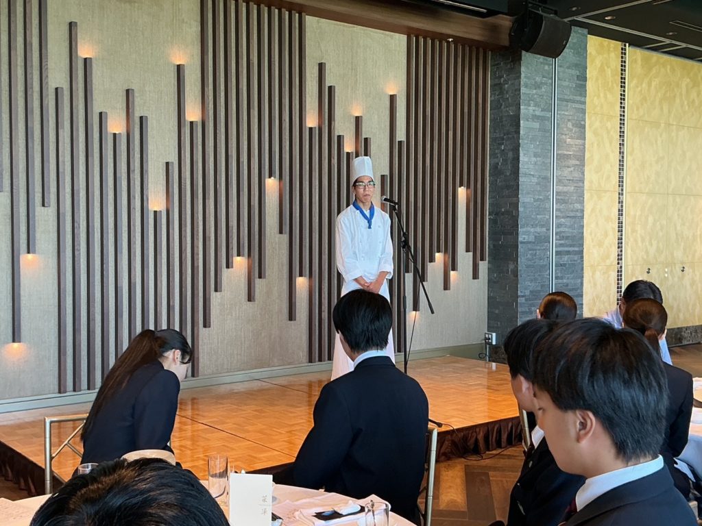 集中特別講習~食育実践科3年生 中国料理テーブルマナー/目黒寄生虫館見学~