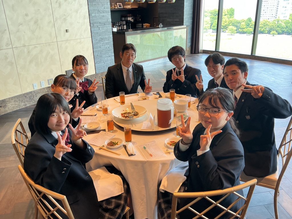 集中特別講習~食育実践科3年生 中国料理テーブルマナー/目黒寄生虫館見学~