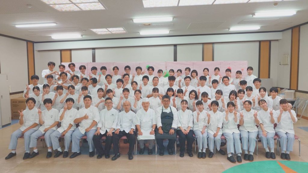 外部講師実習～食育実践科３年 野崎洋光氏による特別講習～