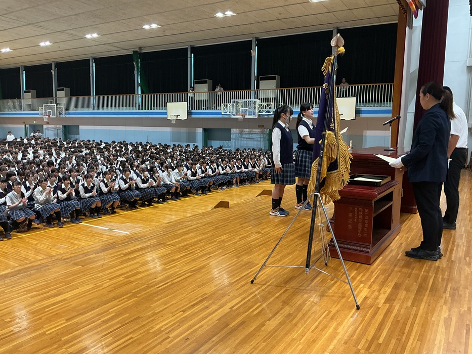 マルチェ導入 ~全校集会・学年集会用 SEKI スマートマルチチェア(マルチェ)~